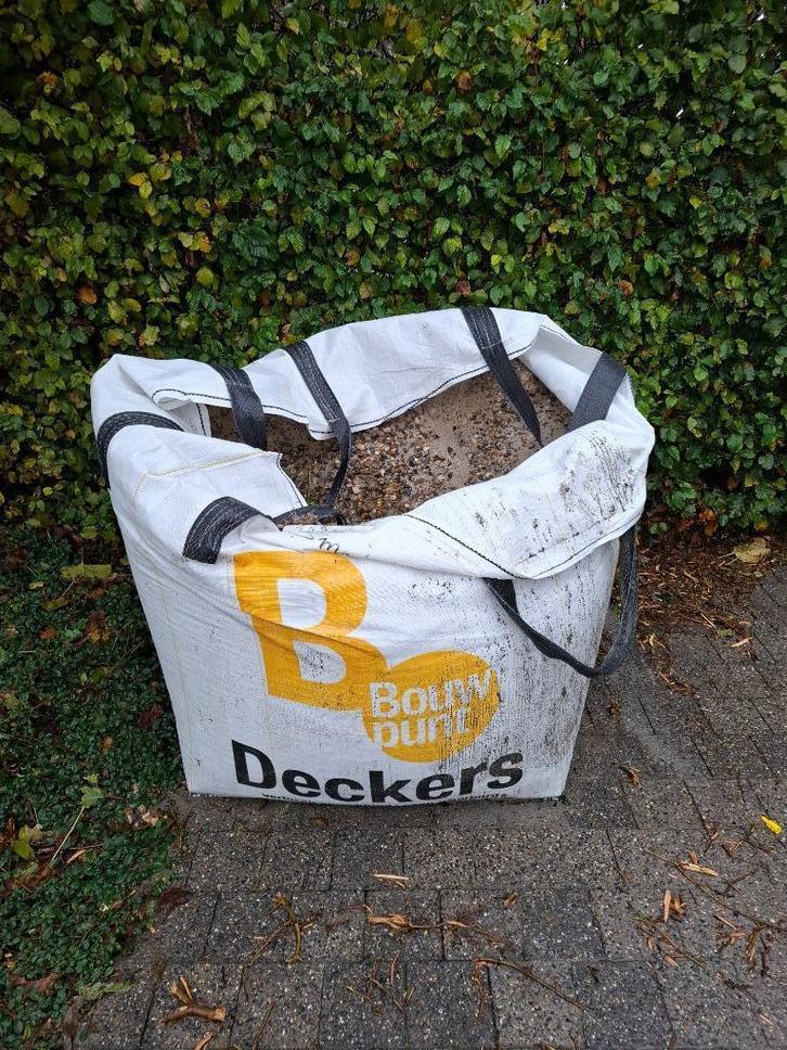 700 kg ZAND (0/3) + GEBROKEN KIEZEL (5/15) – slechts €25!, Tuin en Terras, Grind, Keien en Split, Ophalen