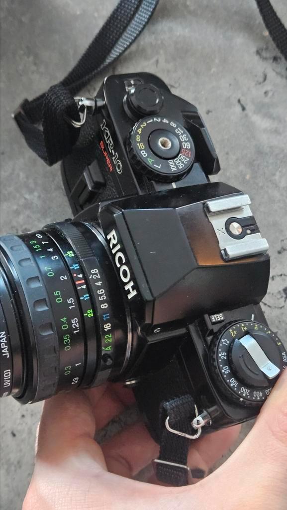 Appareil photo argentique Ricoh KR-10 Super + objectifs, Audio, Tv en Foto, Fotocamera's Analoog, Pentax