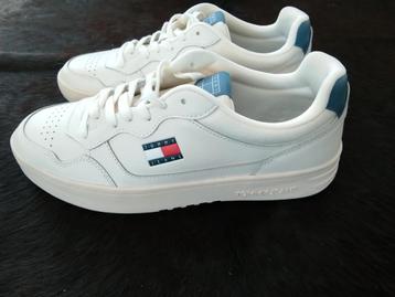 Sneakers Tommy Hilfiger beschikbaar voor biedingen