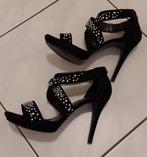 Zwarte suede met strass  Maat 38, Kleding | Dames, Schoenen, Ophalen, Pumps, Zwart, Zo goed als nieuw