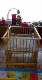 Box met matras en mobiel, Ophalen, Gebruikt, Rechthoekig, In hoogte verstelbaar