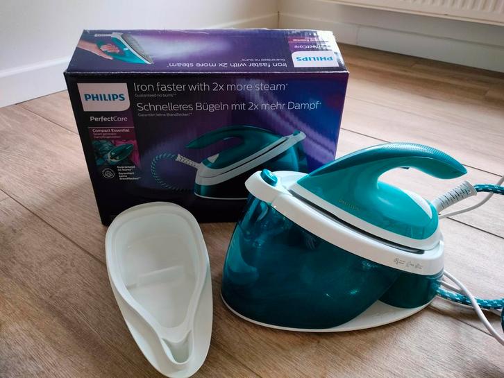 PerfectCare Compact Essential GC6840/20 Strijkijzer met stoo, Elektronische apparatuur, Strijkijzers en Strijkplanken, Ophalen