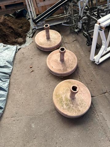 Zware parasol voet/staander beschikbaar voor biedingen