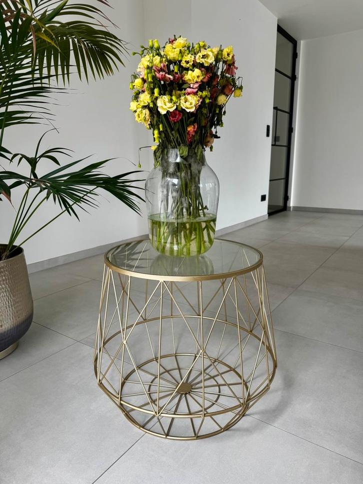 Bijzettafel van glas en verguld metaal, Huis en Inrichting, Tafels | Bijzettafels, Zo goed als nieuw, Rond, Glas, Ophalen