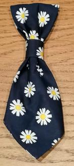 Honden stropdas blauw met bloemen, Dieren en Toebehoren, Ophalen of Verzenden, Zo goed als nieuw, Overige hondenkleding