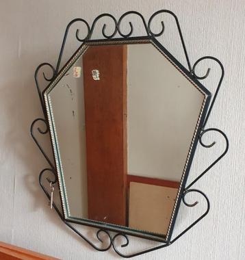 Miroir en fer forgé beschikbaar voor biedingen