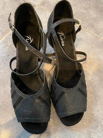 Dansschoenen salsa maat 40 beschikbaar voor biedingen