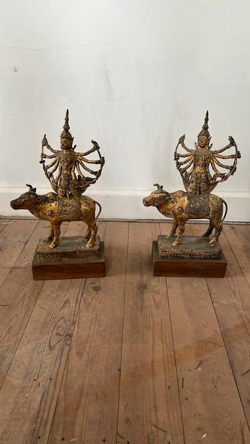 Set van 2 bronze beelden beschikbaar voor biedingen