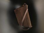 Handtas vintage delvaux suède jaren 70 topstuk, Handtassen en Accessoires, Tassen | Damestassen, Ophalen, Bruin, Handtas