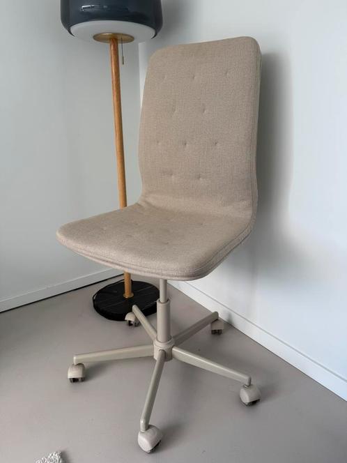 Bureaustoel beige in nieuwstaat voor €120 / nieuwpr:€199, Huis en Inrichting, Bureaustoelen, Zo goed als nieuw, Bureaustoel, Beige