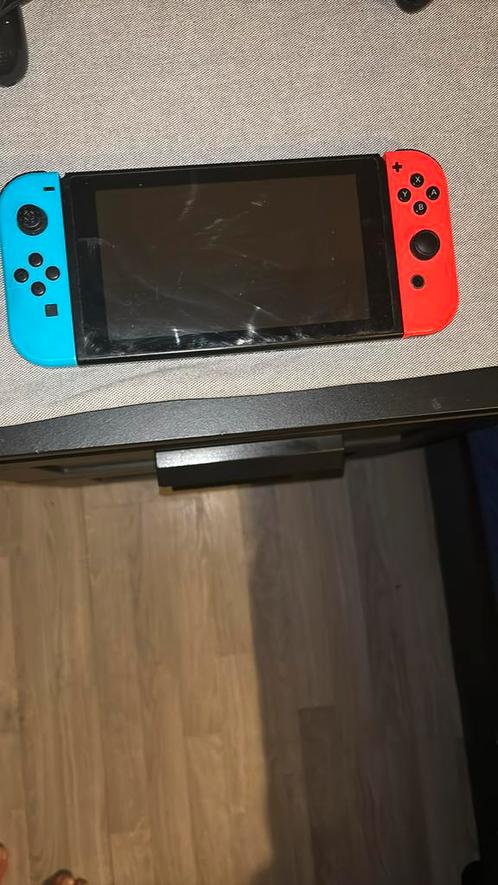 Nintendo switch, Games en Spelcomputers, Spelcomputers | Nintendo Switch, Gebruikt, Switch Original, Met 3 controllers of meer