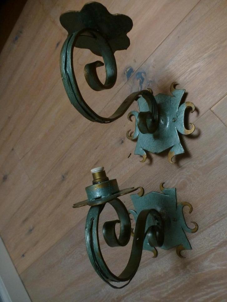 2 APPLIQUES MURALES en fer forgé (voir aussi LUSTER), Maison & Meubles, Lampes | Appliques, Utilisé, Métal, Enlèvement