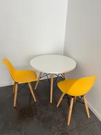 Kindertafel en 2 stoeltjes - stijl Eames, Gebruikt, Tafel(s) en Stoel(en), Ophalen