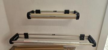 2 rolhouders voor inpakpapier of folie beschikbaar voor biedingen