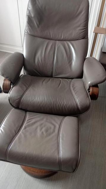 Stressless lederen relaxzetel met voetbankje en neksteun beschikbaar voor biedingen