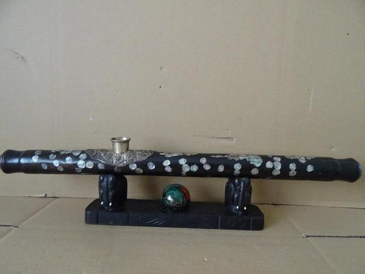 Vintage Chinese opiumpijp parelmoer belegd op standaard 55cm, Antiek en Kunst, Kunst | Niet-Westerse kunst, Ophalen of Verzenden