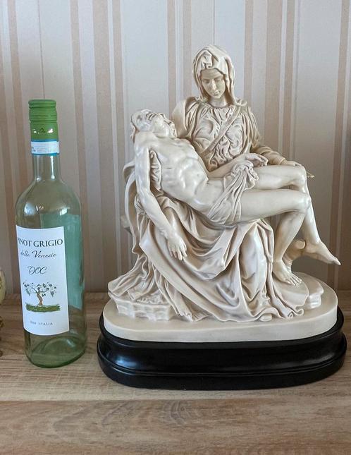 Grote piëta van Santini, Capodimonte, 38 cm hoog, Antiek en Kunst, Antiek | Religieuze voorwerpen, Ophalen