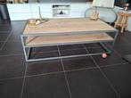 Houten salontafel met ijzeren onderstel, Ophalen, Zo goed als nieuw