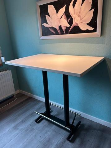 Belle table de bar haut de gamme, Enlèvement, Comme neuf