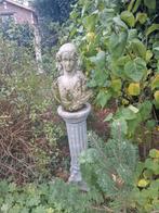 betonnen buste op sokkel met prachtige patina, Tuin en Terras, Ophalen, Gebruikt