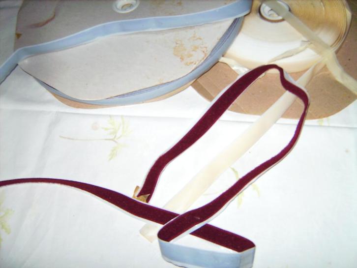 NOUVEAU   VELCRO / SCRATCH  14 Coloris, Hobby & Loisirs créatifs, Couture & Fournitures, Neuf, Ruban, Bande ou Élastique, Enlèvement ou Envoi