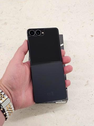 SAMSUNG GALAXY Z FLIP7 5G 256GB JETBLACK  beschikbaar voor biedingen