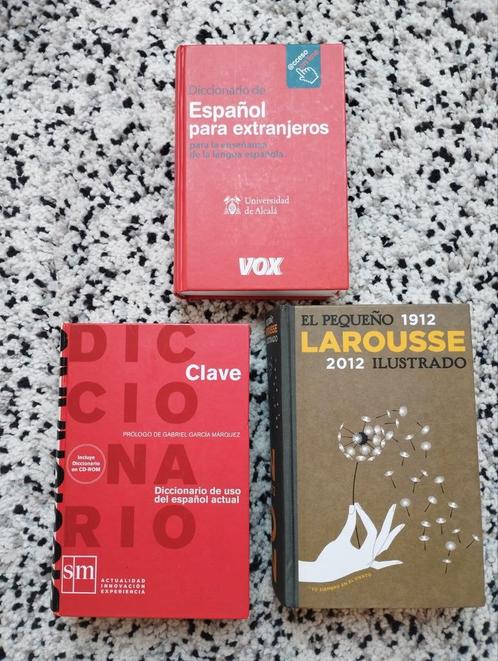 3 dictionnaires espagnols Clave/El pequeño Larousse/Vox, Livres, Dictionnaires, Utilisé, Espagnol, Enlèvement ou Envoi