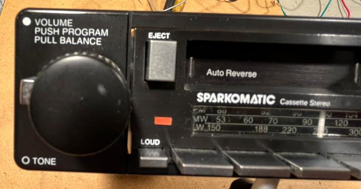 New Old Stock autoradio Sparkomatic Vintage !, Auto diversen, Autoradio's, Zo goed als nieuw, Ophalen of Verzenden