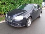 VW JETTA 1.6 CR TDi GPS 🌍 AIRCO ❄️ trekhaak 👍, Auto's, Voorwielaandrijving, Zwart, 4 cilinders, Zwart