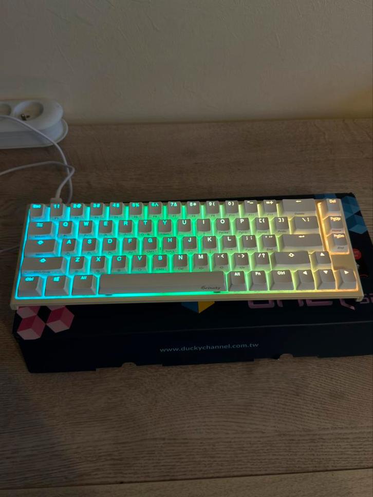 Ducky One 2 SF QWERTY  Compact 65% RGB Gaming Keyboard”, Computers en Software, Toetsenborden, Zo goed als nieuw, Qwerty, Ophalen