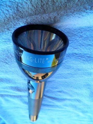 Mag-Lite groot model   moet weg beschikbaar voor biedingen