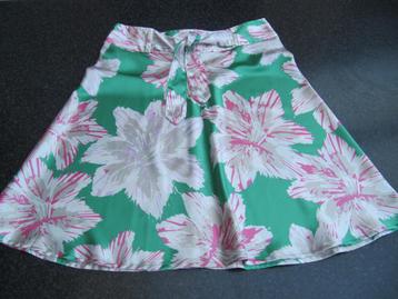 nieuwe rok Pauline B. T2 = medium A- lijn, groen bloemen beschikbaar voor biedingen