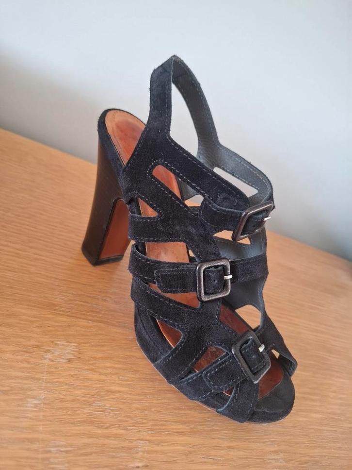 Chie Mihara 35 zwarte suède sandalen, Kleding | Dames, Schoenen, Zo goed als nieuw, Zwart, Ophalen of Verzenden