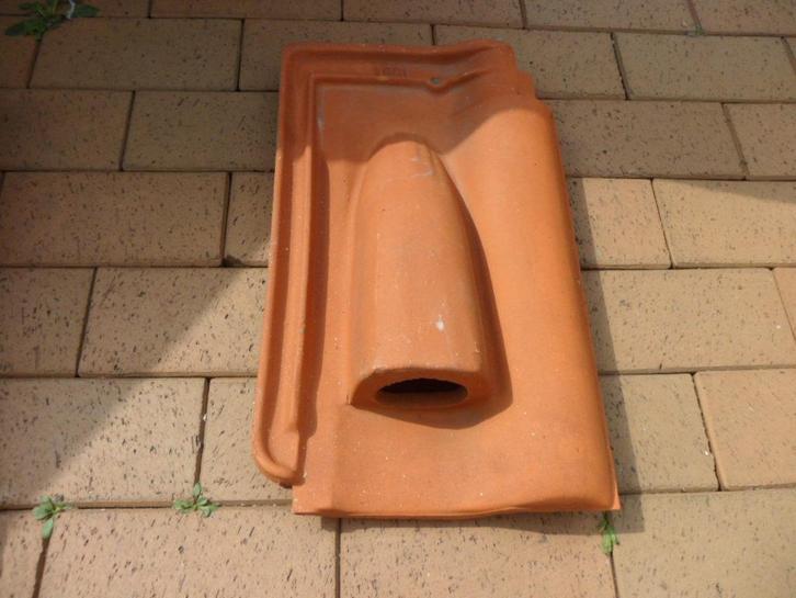 Tuile de ventilation Hugueno de 1991 rarissime, Doe-het-zelf en Bouw, Dakpannen en Dakbedekking, Nieuw, Dakpannen, Ophalen