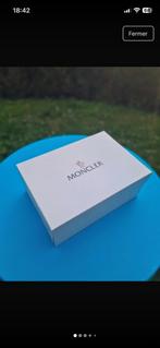 Mocassins Moncler en daim Noir - Taille 39 - boîte original, Vêtements | Hommes, Chaussures, Moncler, Enlèvement ou Envoi, Espadrilles et Mocassins