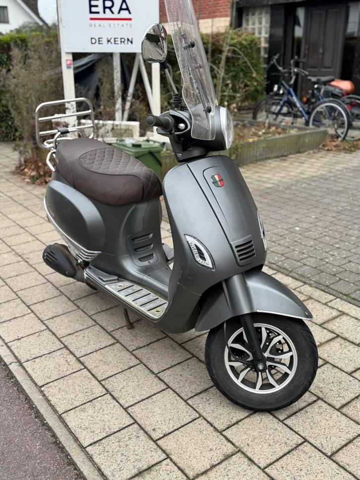 GTS TOSCANA dynamic a klasse bouwjaar 2020, Fietsen en Brommers, Snorfietsen en Snorscooters, Zo goed als nieuw, Benzine, Ophalen of Verzenden