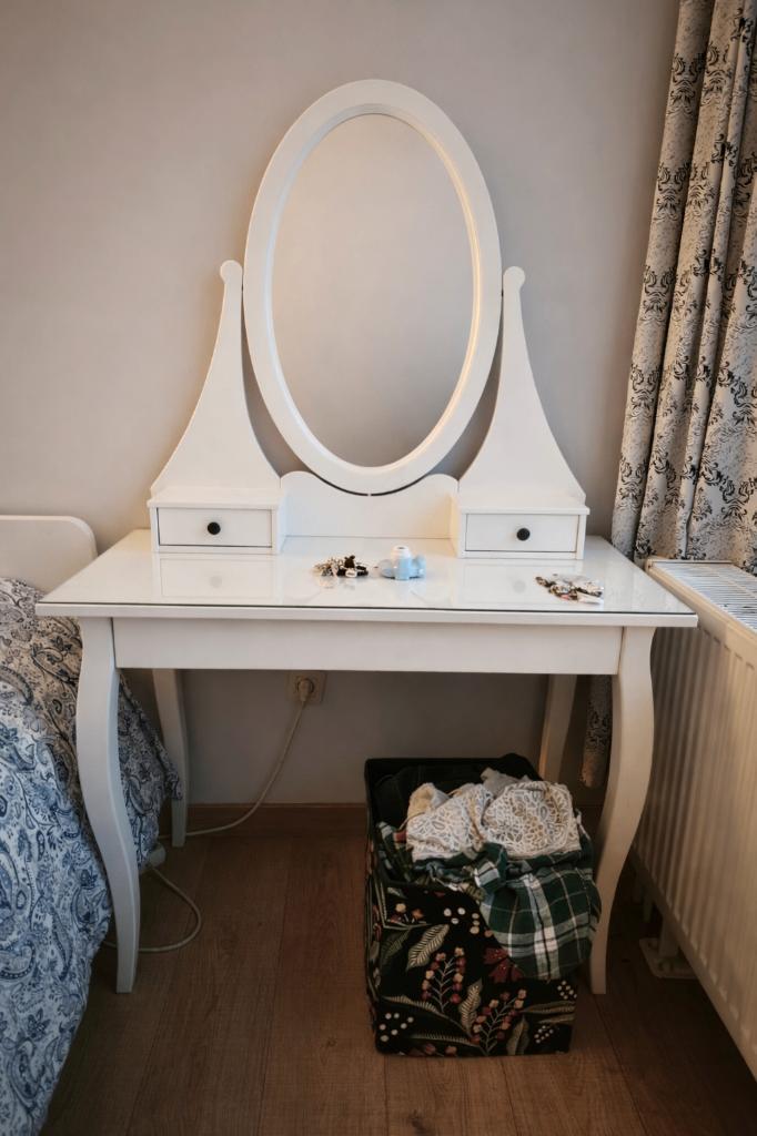 Dressing table with mirror, Maison & Meubles, Tables | Coiffeuses, Comme neuf, 150 à 200 cm, 50 à 100 cm, Bois, Enlèvement