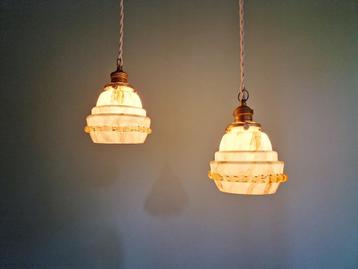 Duo hangers in opaline/ouraline in Art Deco, 1920-30  beschikbaar voor biedingen
