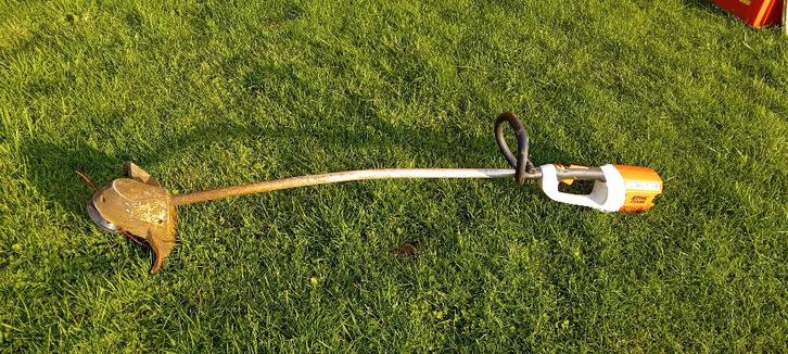 Coupe-bordure STIHL FSA 65 – HS – pour pièces, Jardin & Terrasse, Coupe-bordures, Utilisé, Batterie, Enlèvement
