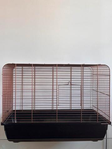 Hamsterkooi 57L x 40H x 36D beschikbaar voor biedingen