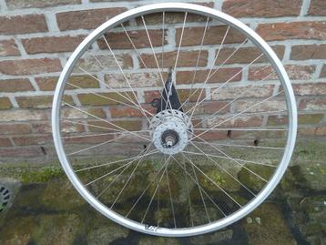 Voorwiel fiets 28" met naafdynamo & rollerbrake  25€