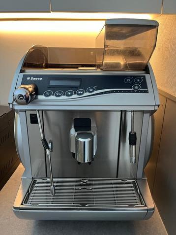 Koffiemachine Saeco + tassenverwarmer, Elektronische apparatuur, Koffiezetapparaten, Gebruikt, Koffiemachine, Koffiebonen, Ophalen