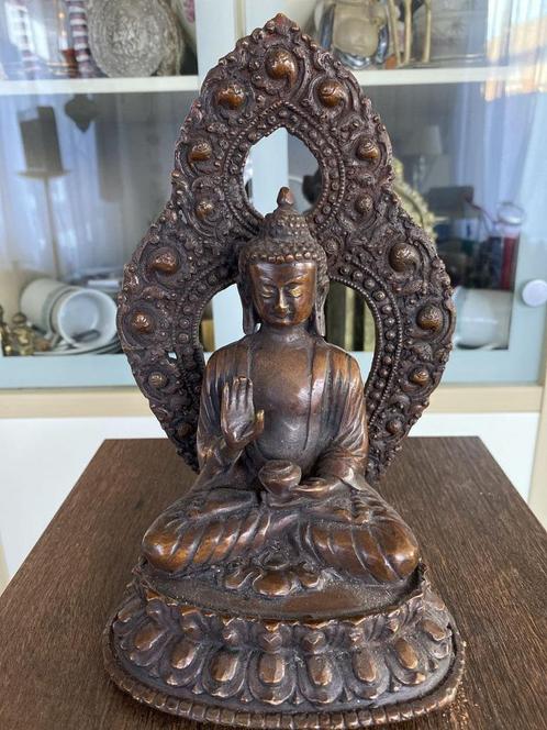 Een bronzen figuur Shakyamuni Boeddha, Huis en Inrichting, Woonaccessoires | Boeddhabeelden, Gebruikt, Ophalen of Verzenden