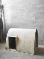Willy Guhl Dog House For Eternit (1965), Antiek en Kunst, Ophalen of Verzenden