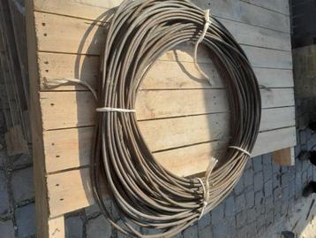 stalen kabel beschikbaar voor biedingen