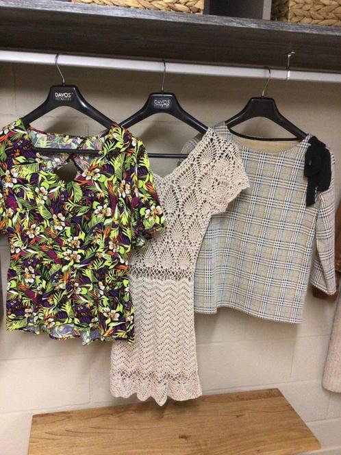 Lot de 48 vêtements small et ceintures sac, Kleding | Dames, Overige Dameskleding, Ophalen