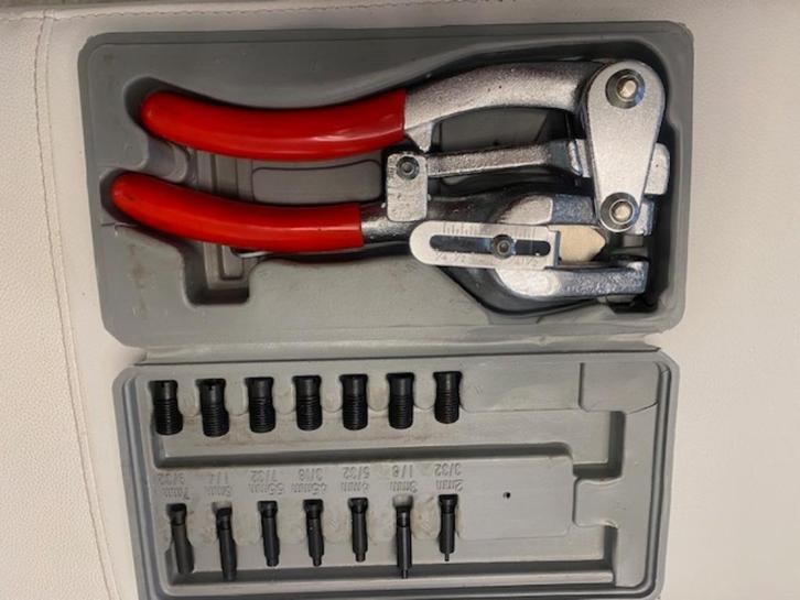 HAndpers ( punch ) gaten in yzer en polyster etc, Doe-het-zelf en Bouw, Overige Doe-Het-Zelf en Bouw, Nieuw, Ophalen of Verzenden
