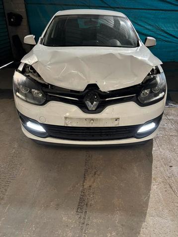 Renault megane 15 dci 2015 accidentée  beschikbaar voor biedingen