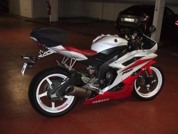mooie wit-rode r6 van 2007 beschikbaar voor biedingen