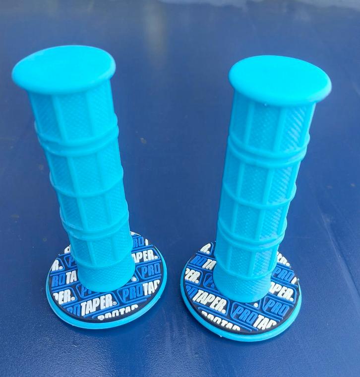Paire de poignées ProTaper bleu turquoise, Motos, Pièces | Toutes-marques, Neuf, Enlèvement ou Envoi